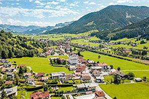 Brixen-im-Thale-im-Sommer_Mathäus Gartner